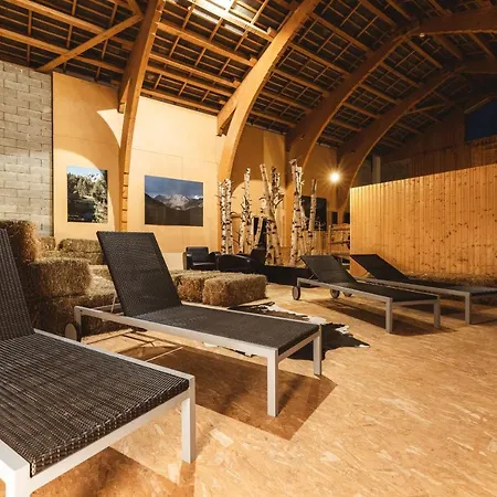 مكان تخييم Muglin *